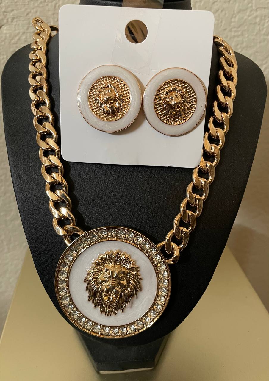 White lion head necklace set